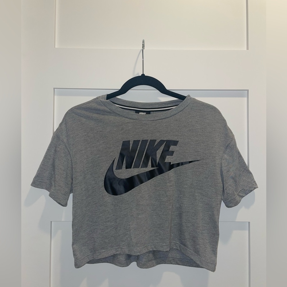 Nike Women’s Cropped Tee-Shirt